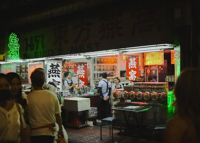 Hidden Gems In China Town, 2br *