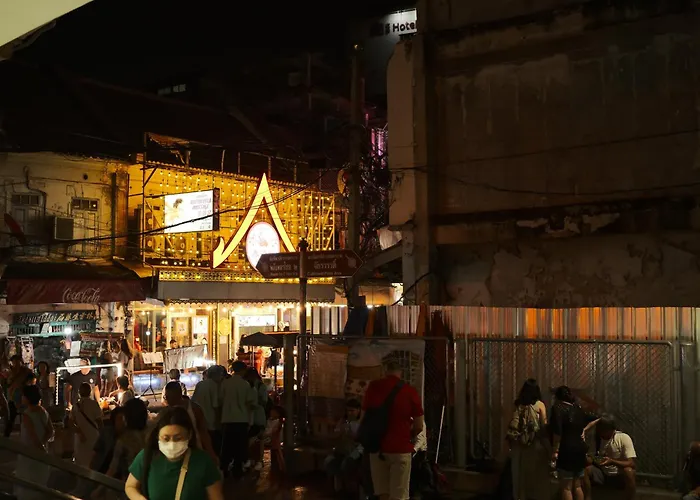 Hidden Gems In China Town, 2br Apartment