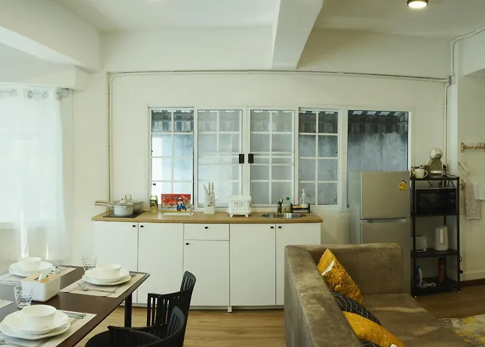 Hidden Gems In China Town, 2br