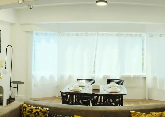 Hidden Gems In China Town, 2br Bangkok